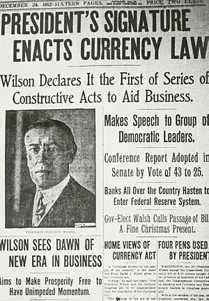 Вудро Вилсон подписывает закон о ФРС – публикация в газете